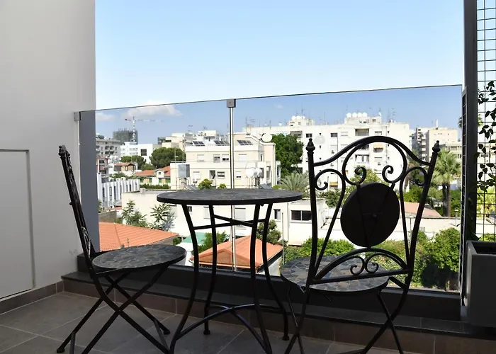 Baz Tower Ξενοδοχείο με διαμερίσματα 4*