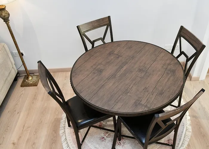 Ξενοδοχείο με διαμερίσματα Baz Tower