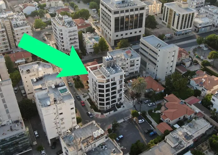 Ξενοδοχείο με διαμερίσματα Baz Tower