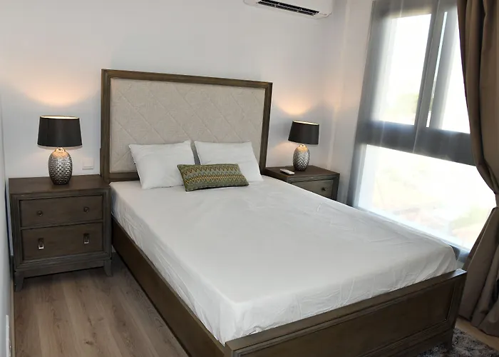 Baz Tower Ξενοδοχείο με διαμερίσματα 4*