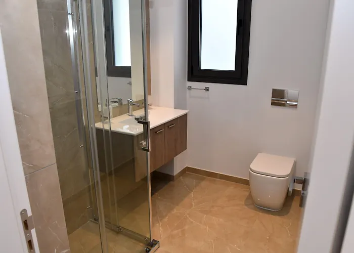 Ξενοδοχείο με διαμερίσματα Baz Tower 4*