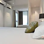Ξενοδοχείο με διαμερίσματα Baz Tower