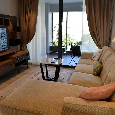 Baz Tower Apartahotel