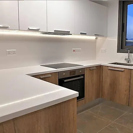 Baz Tower 4*