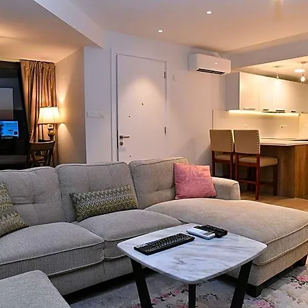 Aparthotel Baz Tower Nicosia