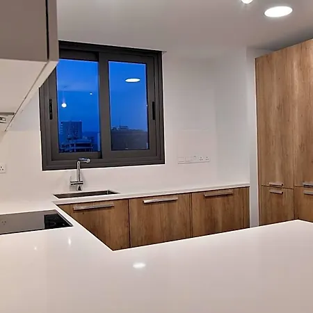Baz Tower 4* Nikozja